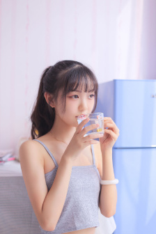 男朋友放进来故意不动